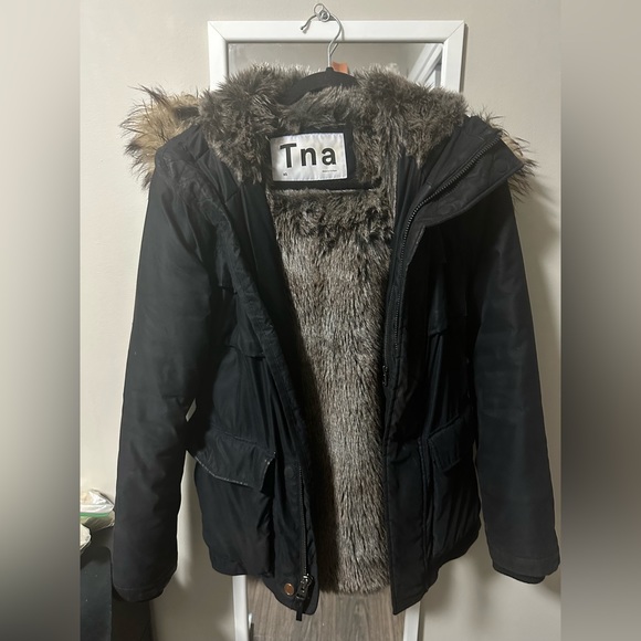 Aritzia TNA Black Summit Parka Short Size XS - Picture 1 of 3